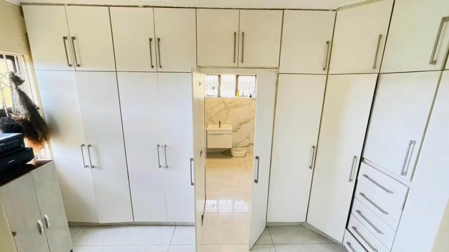 5 Bedroom Property for Sale in Cato Manor KwaZulu-Natal