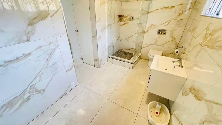 5 Bedroom Property for Sale in Cato Manor KwaZulu-Natal