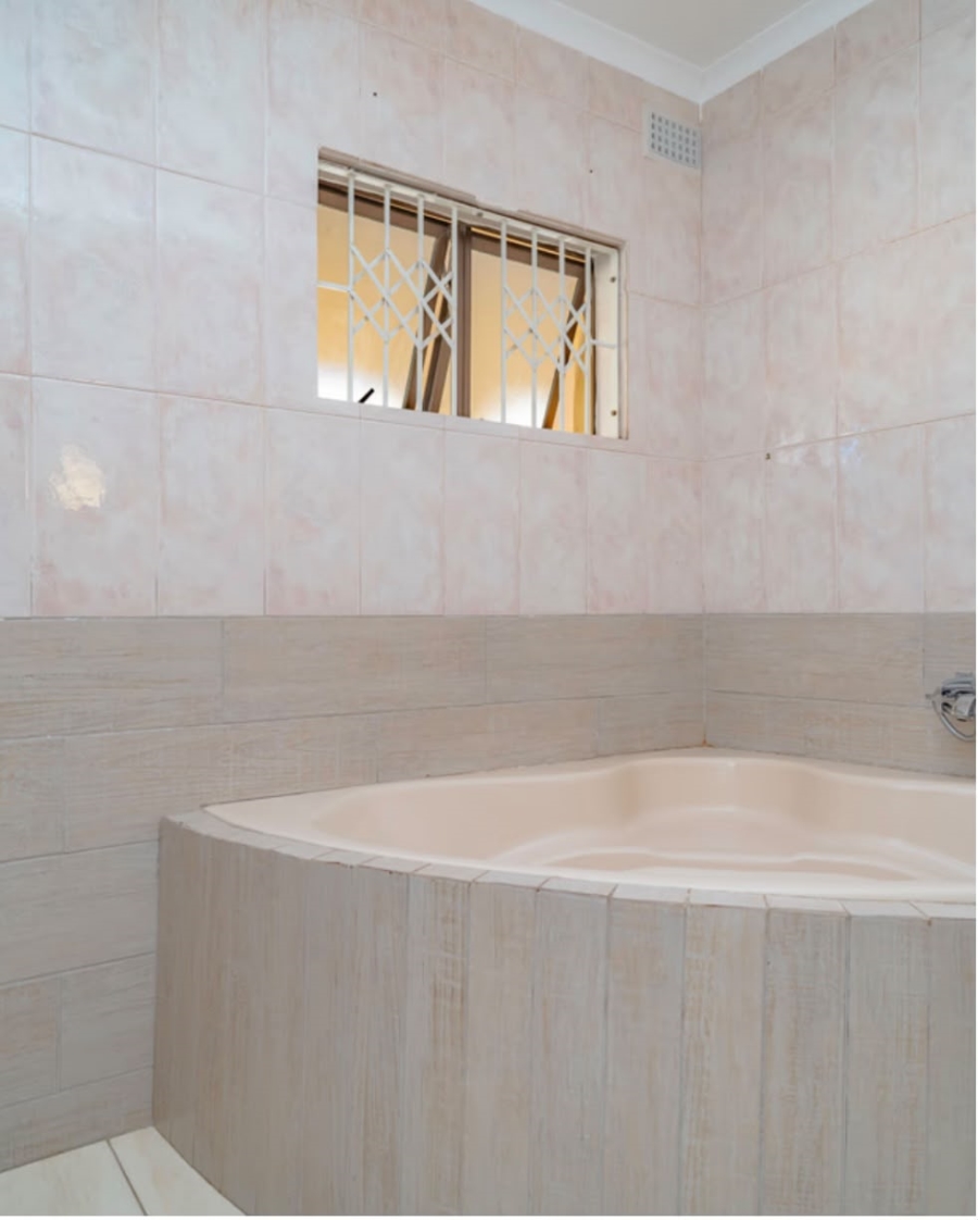 5 Bedroom Property for Sale in Cato Manor KwaZulu-Natal