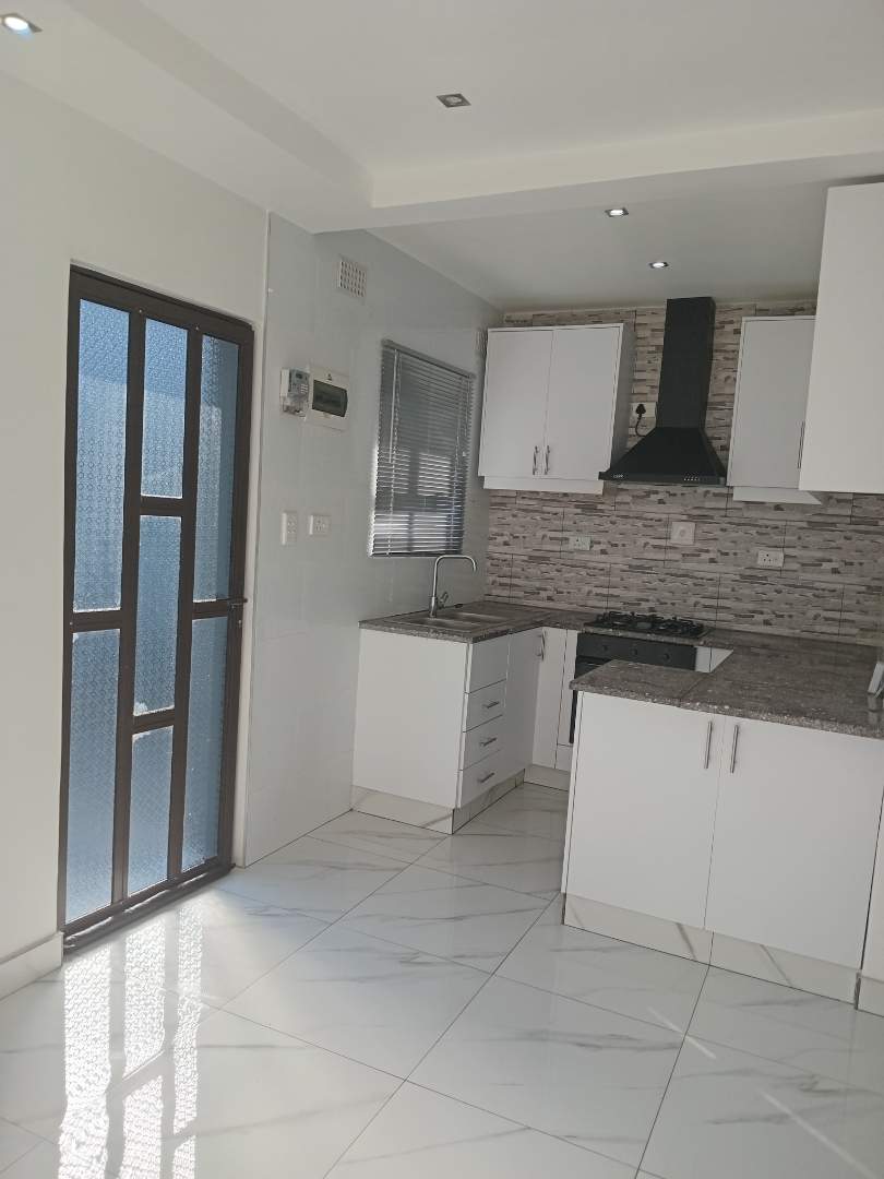 To Let 2 Bedroom Property for Rent in Chiltern Hills KwaZulu-Natal