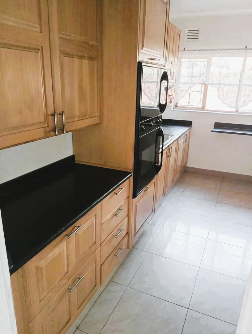 To Let 2 Bedroom Property for Rent in Glen Anil KwaZulu-Natal