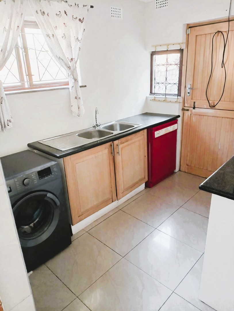 To Let 2 Bedroom Property for Rent in Glen Anil KwaZulu-Natal