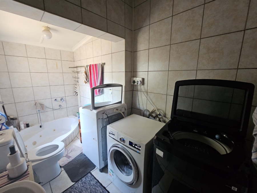 10 Bedroom Property for Sale in Bluff KwaZulu-Natal