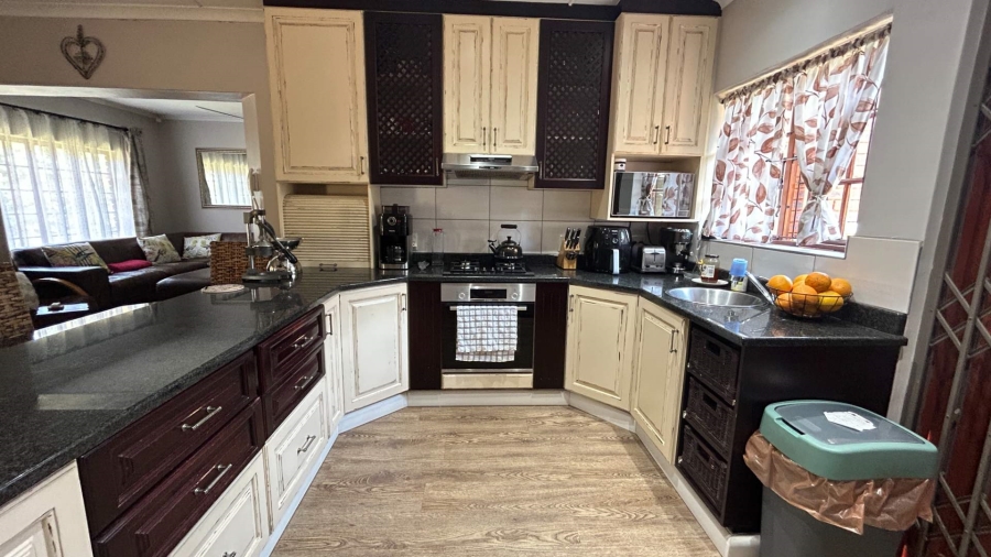 3 Bedroom Property for Sale in Winston Park KwaZulu-Natal