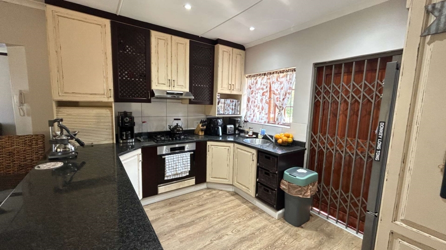 3 Bedroom Property for Sale in Winston Park KwaZulu-Natal