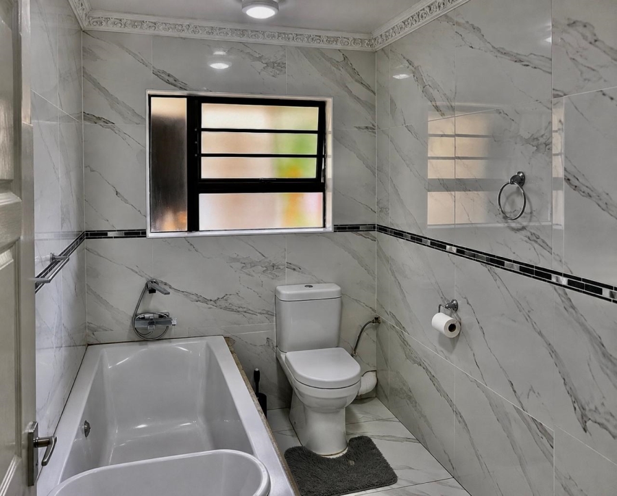 3 Bedroom Property for Sale in Aviary Hill KwaZulu-Natal