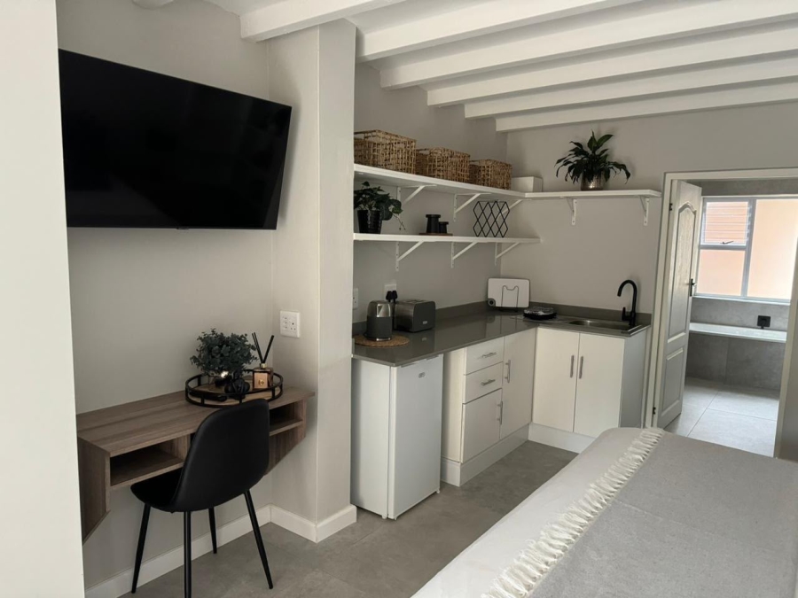 To Let 1 Bedroom Property for Rent in La Lucia KwaZulu-Natal