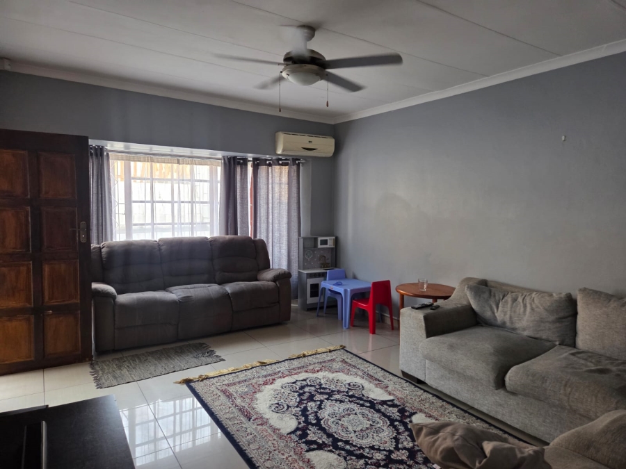 To Let 3 Bedroom Property for Rent in Malvern KwaZulu-Natal