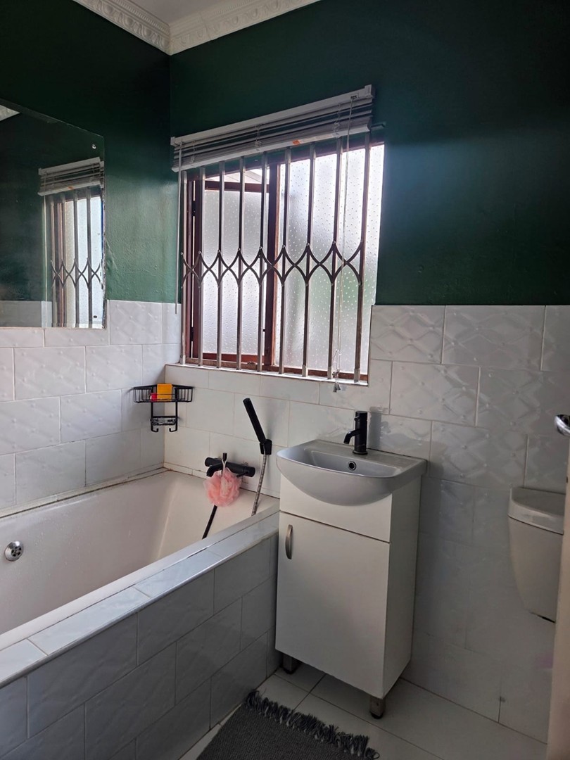 To Let 3 Bedroom Property for Rent in Malvern KwaZulu-Natal