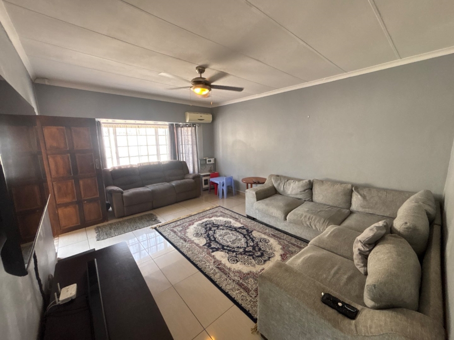 To Let 3 Bedroom Property for Rent in Malvern KwaZulu-Natal
