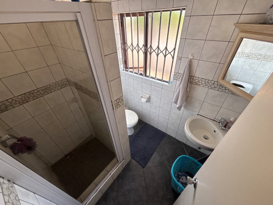 To Let 3 Bedroom Property for Rent in Malvern KwaZulu-Natal