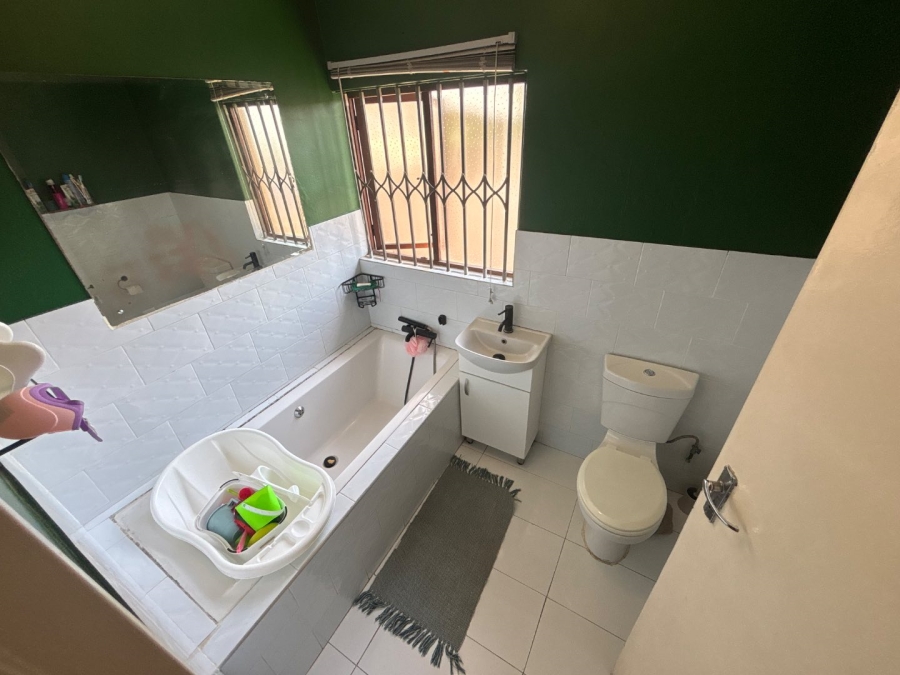 To Let 3 Bedroom Property for Rent in Malvern KwaZulu-Natal