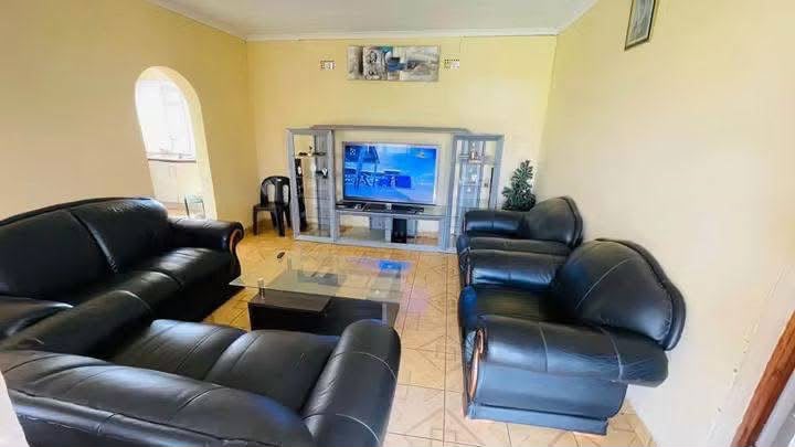 6 Bedroom Property for Sale in Umlazi KwaZulu-Natal