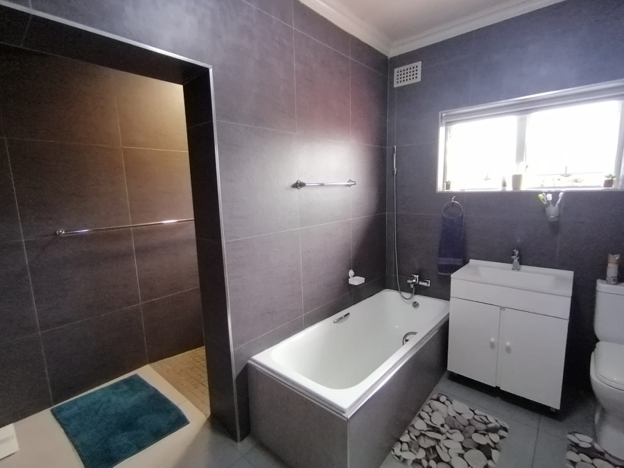 4 Bedroom Property for Sale in Escombe KwaZulu-Natal