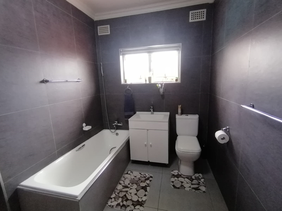 4 Bedroom Property for Sale in Escombe KwaZulu-Natal