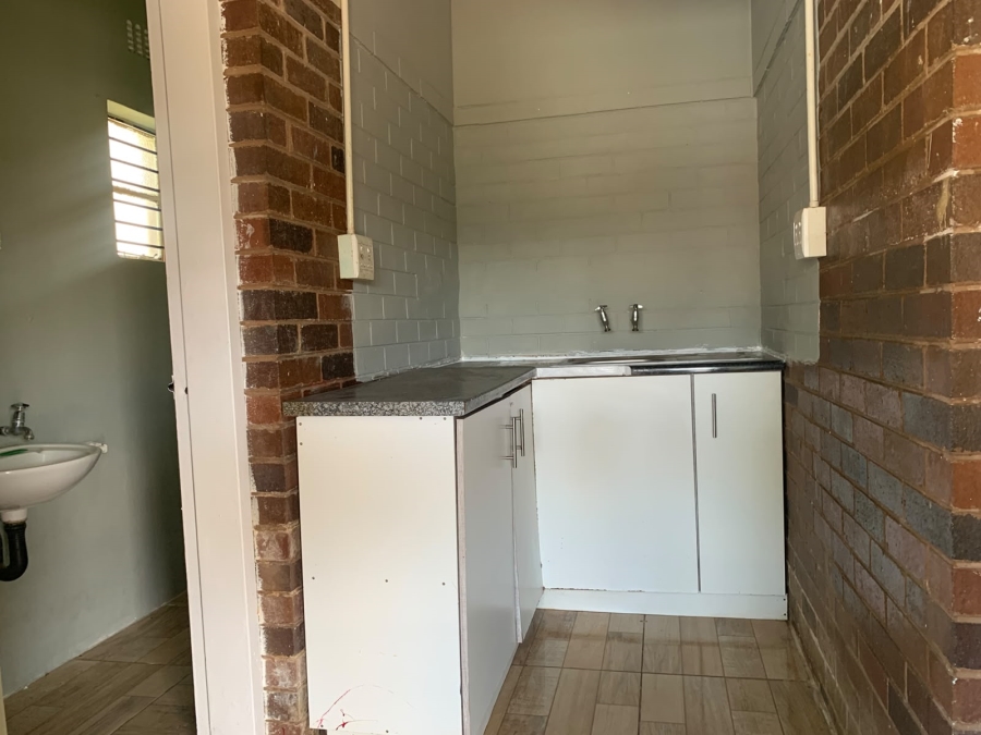 To Let 1 Bedroom Property for Rent in Napierville KwaZulu-Natal