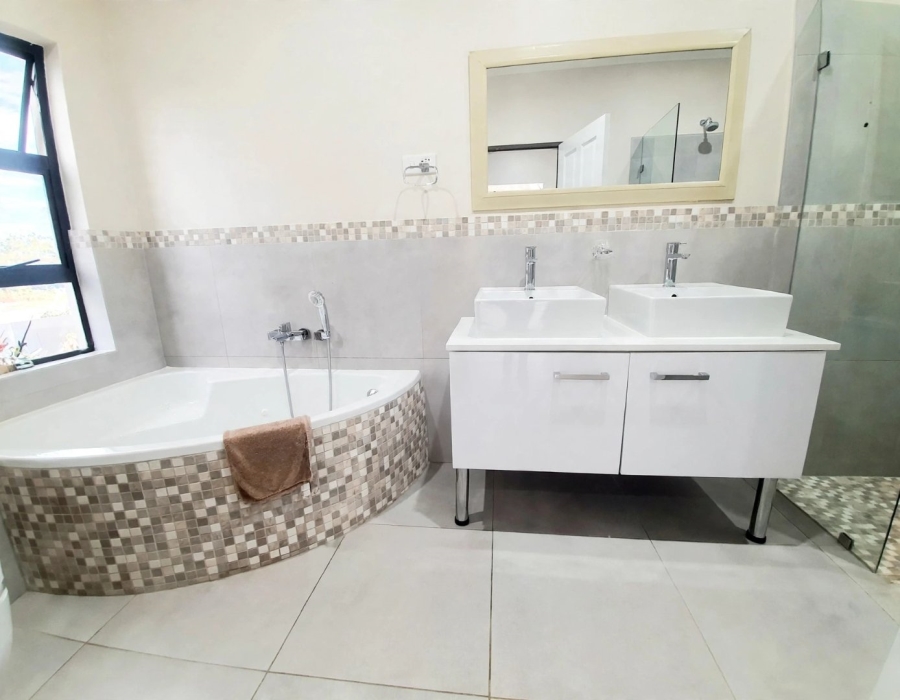 To Let 3 Bedroom Property for Rent in Palm Lakes Estate KwaZulu-Natal