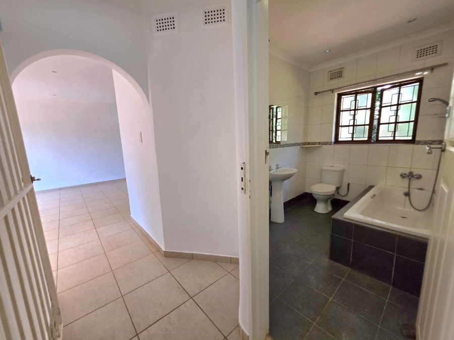 4 Bedroom Property for Sale in Waterfall KwaZulu-Natal