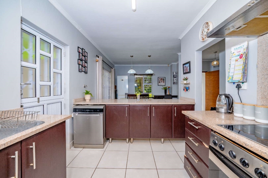 4 Bedroom Property for Sale in Sunningdale KwaZulu-Natal
