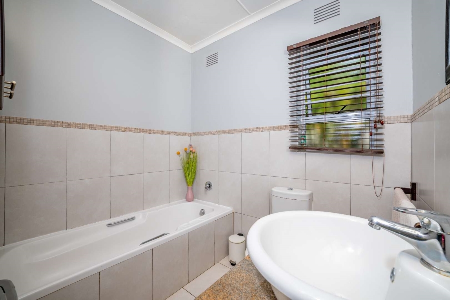 4 Bedroom Property for Sale in Sunningdale KwaZulu-Natal