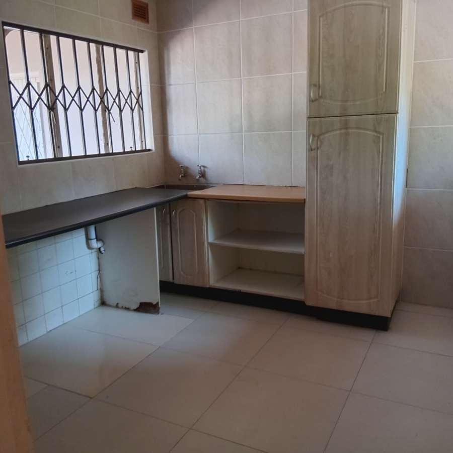To Let 5 Bedroom Property for Rent in Lincoln Meade KwaZulu-Natal