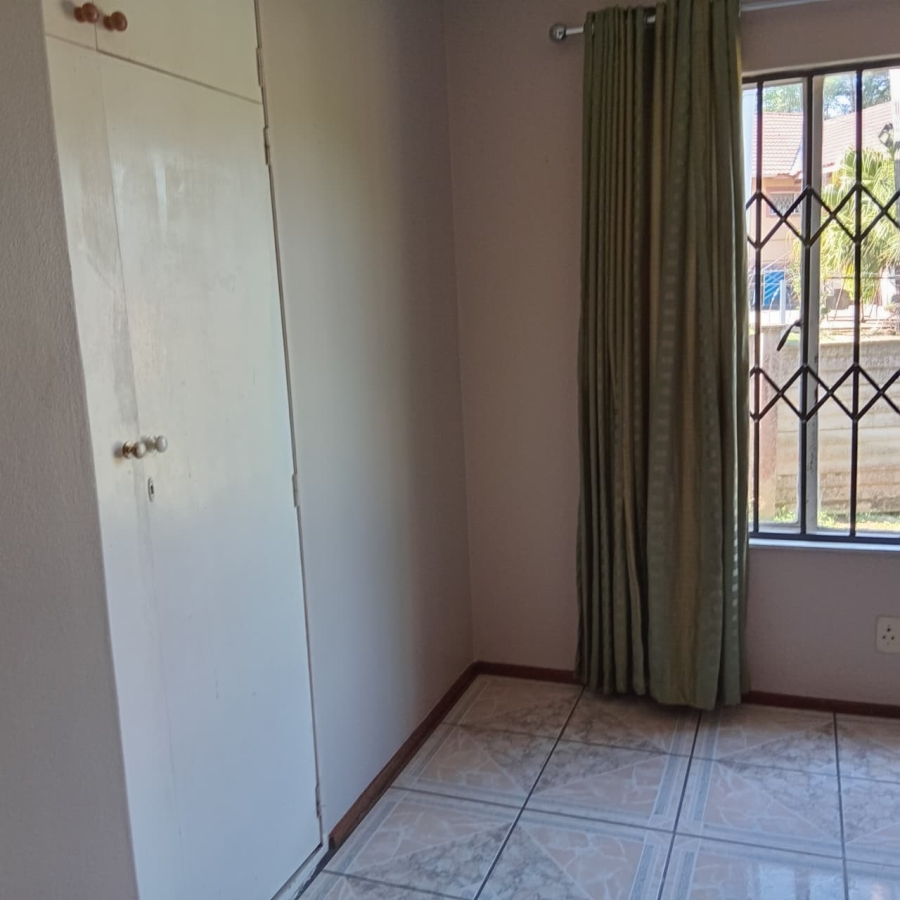 To Let 5 Bedroom Property for Rent in Lincoln Meade KwaZulu-Natal
