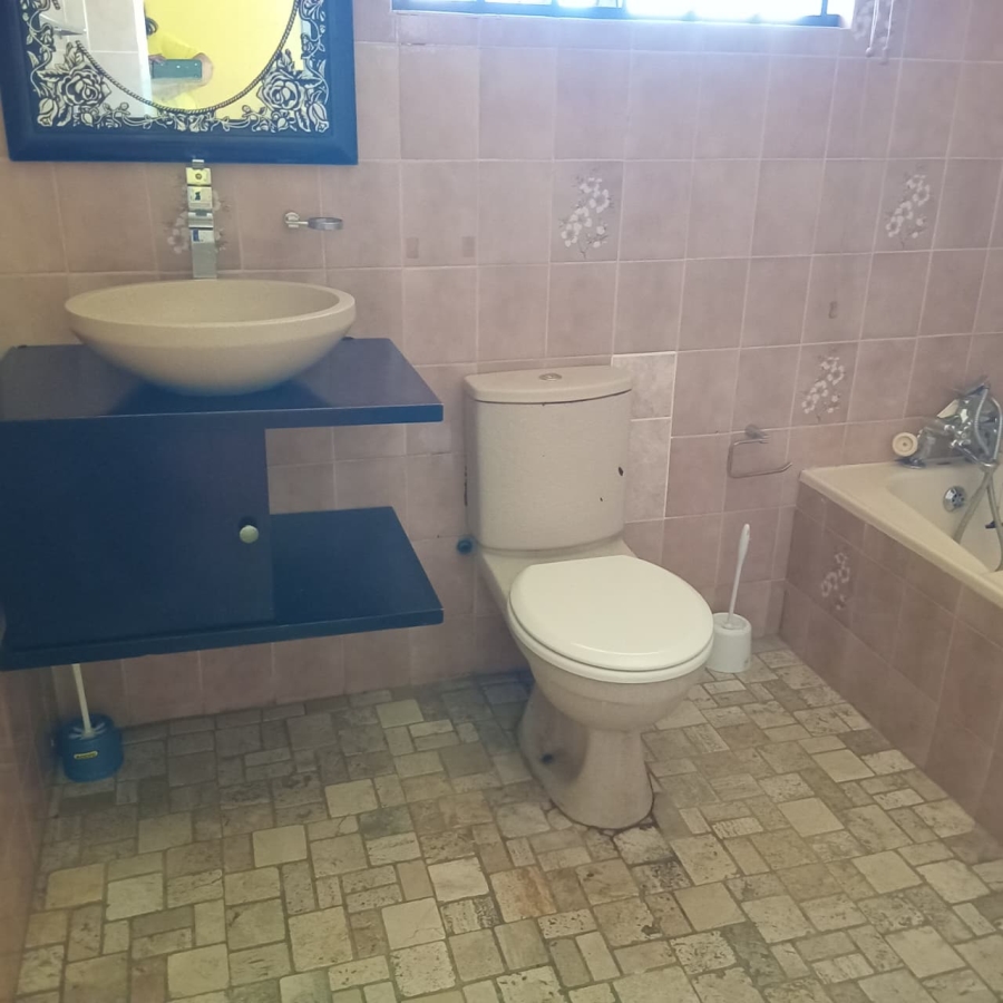 To Let 5 Bedroom Property for Rent in Lincoln Meade KwaZulu-Natal
