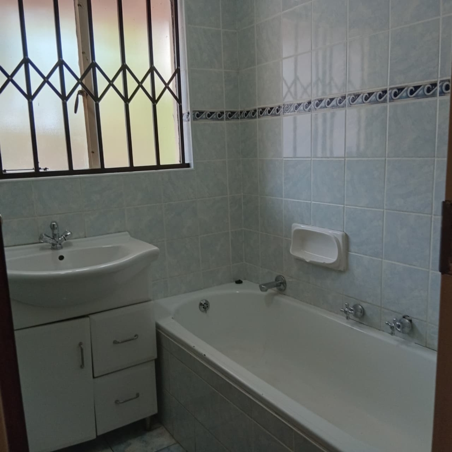 To Let 5 Bedroom Property for Rent in Lincoln Meade KwaZulu-Natal