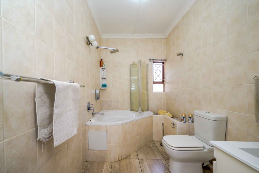 3 Bedroom Property for Sale in Amanzimtoti KwaZulu-Natal