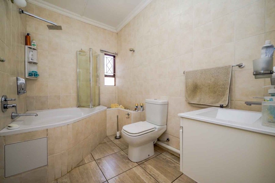 3 Bedroom Property for Sale in Amanzimtoti KwaZulu-Natal