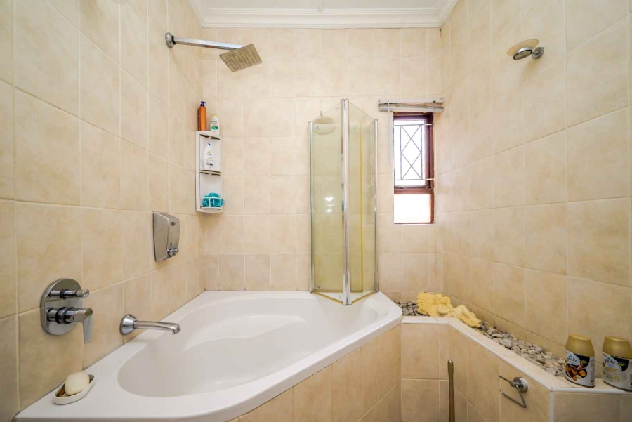 3 Bedroom Property for Sale in Amanzimtoti KwaZulu-Natal