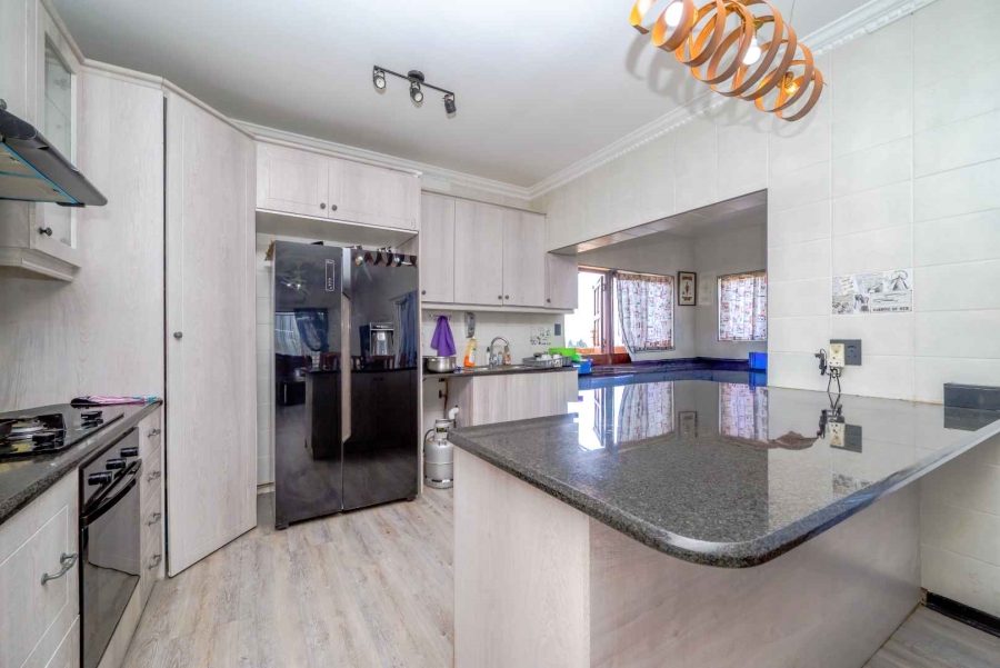 3 Bedroom Property for Sale in Amanzimtoti KwaZulu-Natal