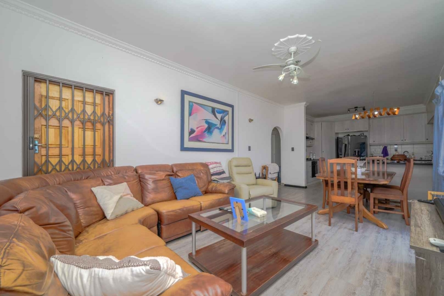 3 Bedroom Property for Sale in Amanzimtoti KwaZulu-Natal