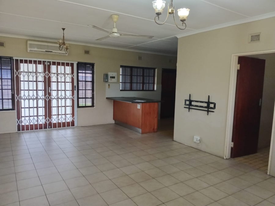 To Let 3 Bedroom Property for Rent in Wildenwide KwaZulu-Natal