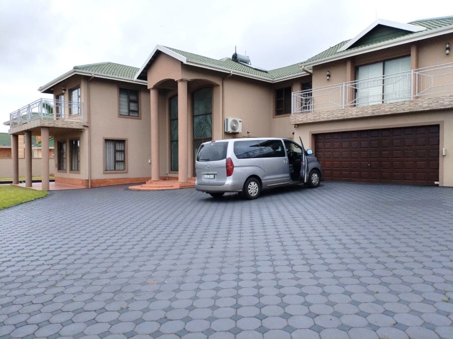 5 Bedroom Property for Sale in Somerset Park KwaZulu-Natal