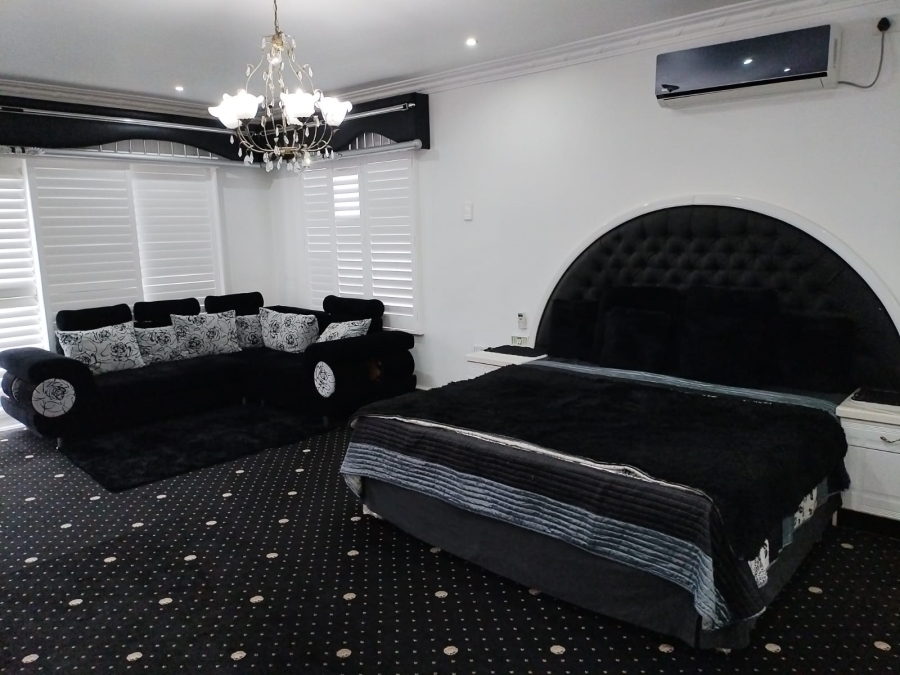 5 Bedroom Property for Sale in Somerset Park KwaZulu-Natal