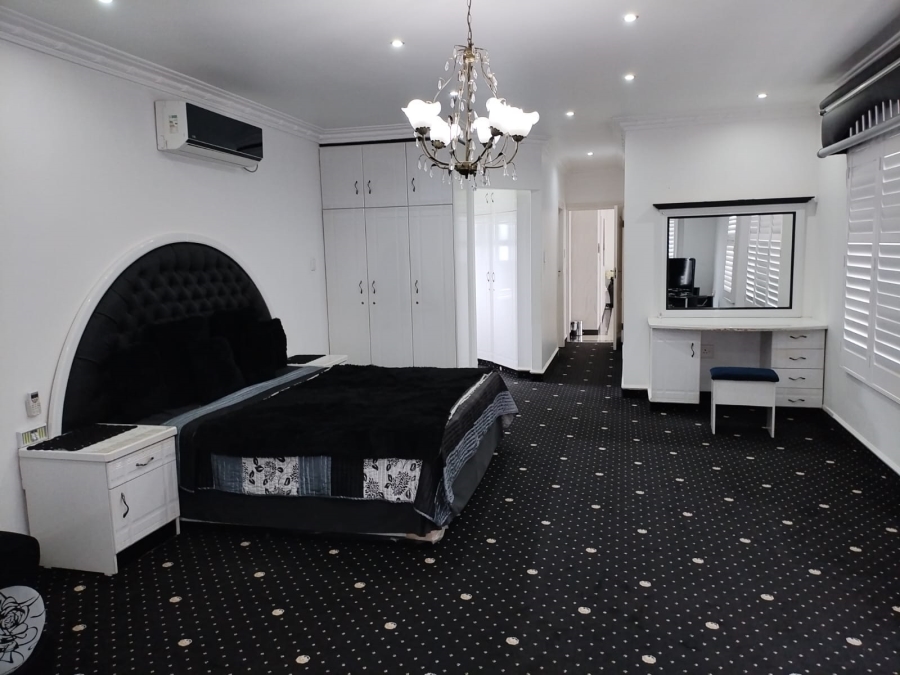5 Bedroom Property for Sale in Somerset Park KwaZulu-Natal