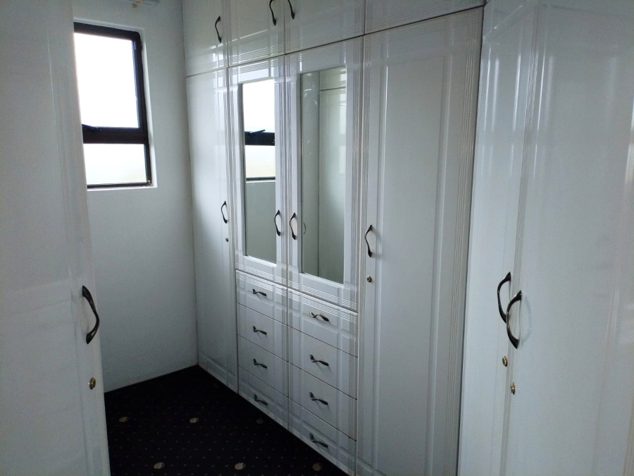 5 Bedroom Property for Sale in Somerset Park KwaZulu-Natal