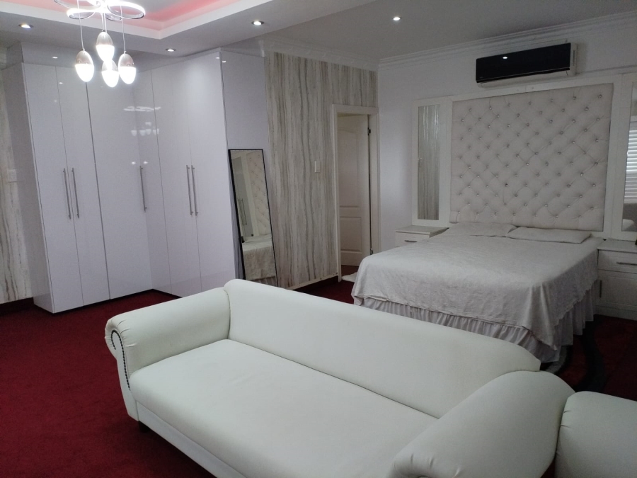 5 Bedroom Property for Sale in Somerset Park KwaZulu-Natal