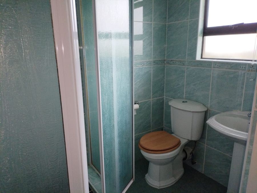 5 Bedroom Property for Sale in Somerset Park KwaZulu-Natal