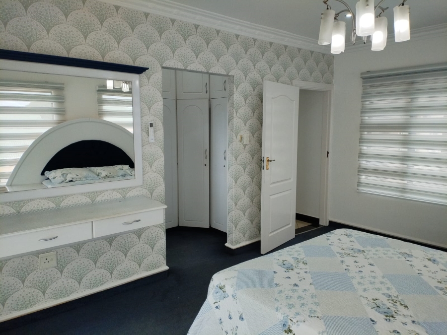 5 Bedroom Property for Sale in Somerset Park KwaZulu-Natal