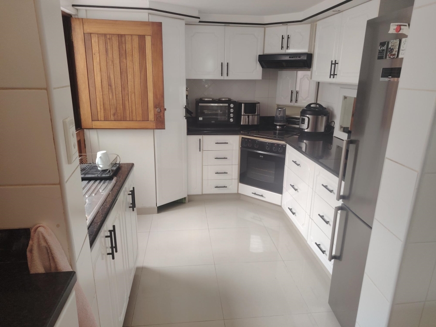 4 Bedroom Property for Sale in Umhlanga KwaZulu-Natal