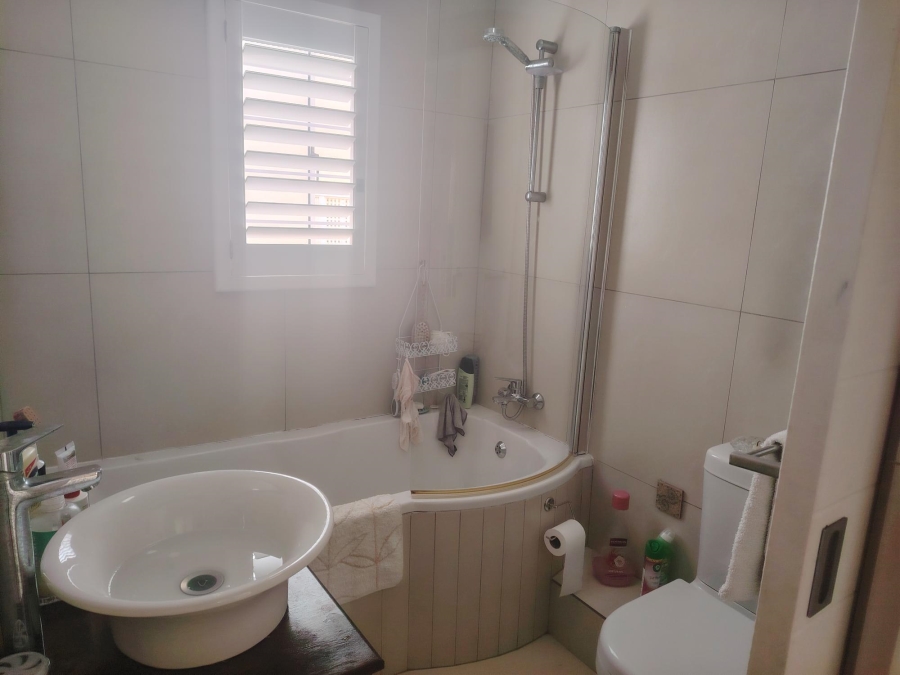 4 Bedroom Property for Sale in Umhlanga KwaZulu-Natal