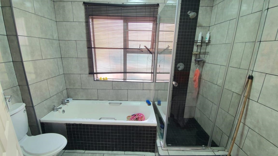 To Let 3 Bedroom Property for Rent in Wildenwide KwaZulu-Natal