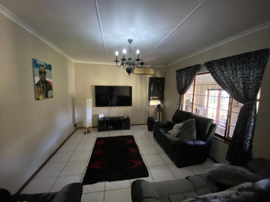 To Let 3 Bedroom Property for Rent in Northdene KwaZulu-Natal