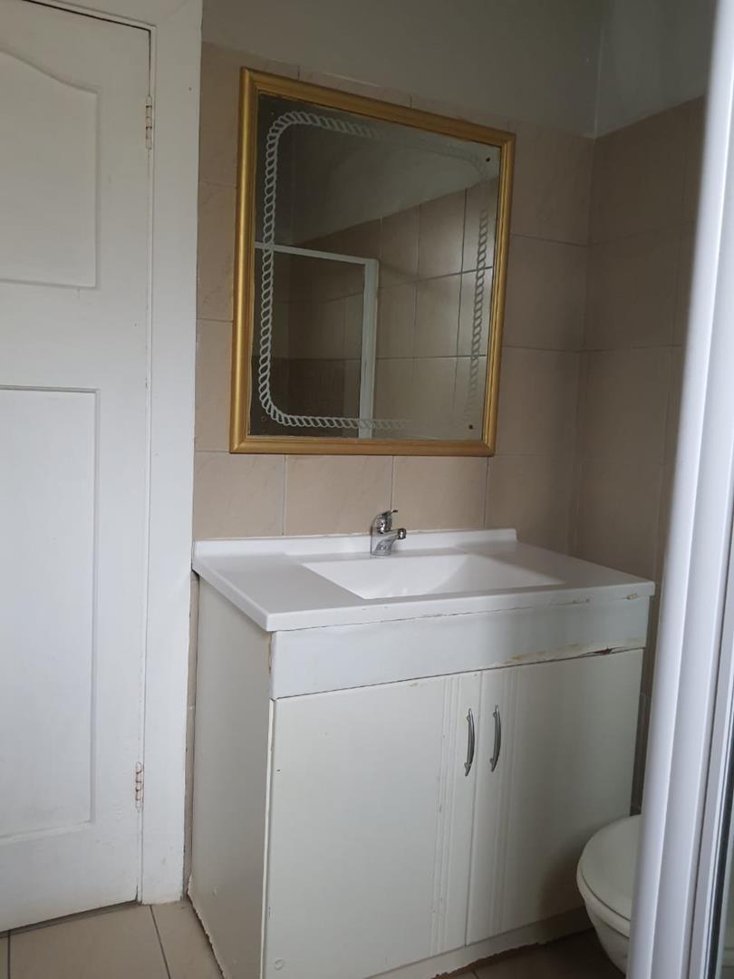 To Let 3 Bedroom Property for Rent in Essenwood KwaZulu-Natal