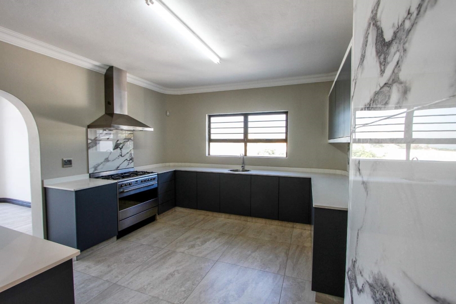 To Let 6 Bedroom Property for Rent in La Lucia KwaZulu-Natal