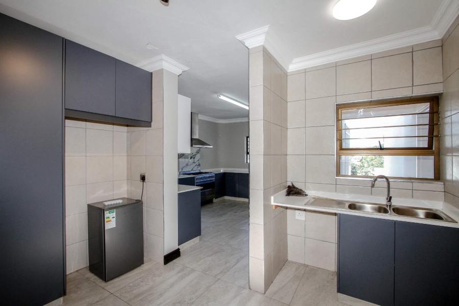 To Let 6 Bedroom Property for Rent in La Lucia KwaZulu-Natal