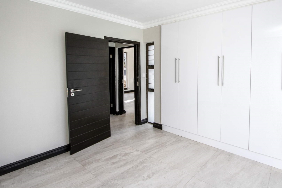 To Let 6 Bedroom Property for Rent in La Lucia KwaZulu-Natal