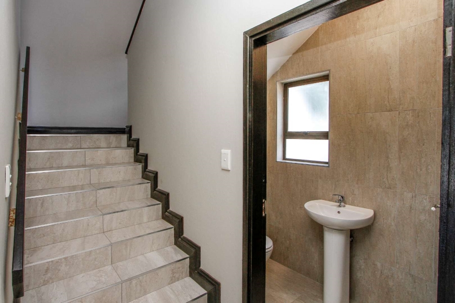 To Let 6 Bedroom Property for Rent in La Lucia KwaZulu-Natal